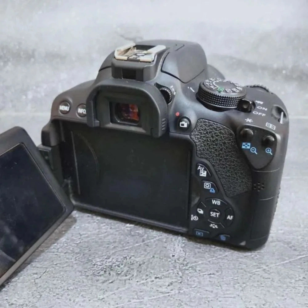 کینن 700D 18-55mm لینس - 18MP، ٹچ اسکرین