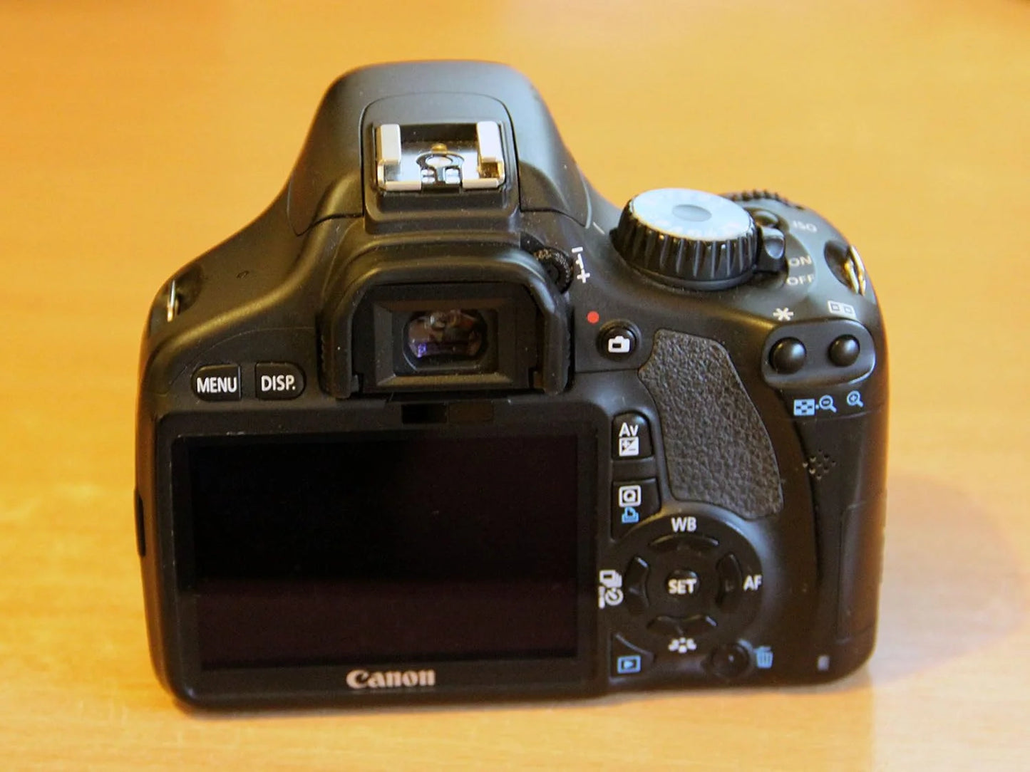 Canon EOS 550D - 18MP DSLR کیمرہ مکمل HD ویڈیو کے ساتھ