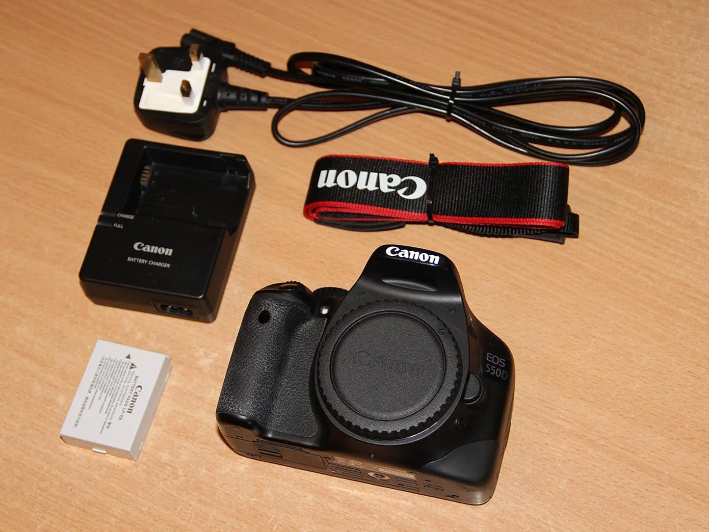 Canon EOS 550D - 18MP DSLR کیمرہ مکمل HD ویڈیو کے ساتھ